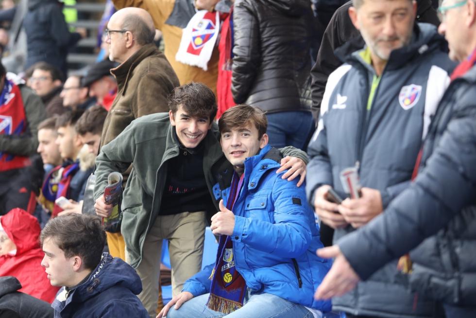 Todas las fotos del derbi Huesca-Zaragoza