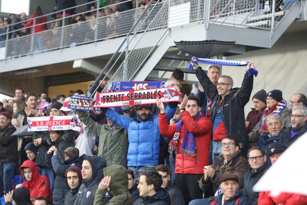 Todas las fotos del derbi Huesca-Zaragoza