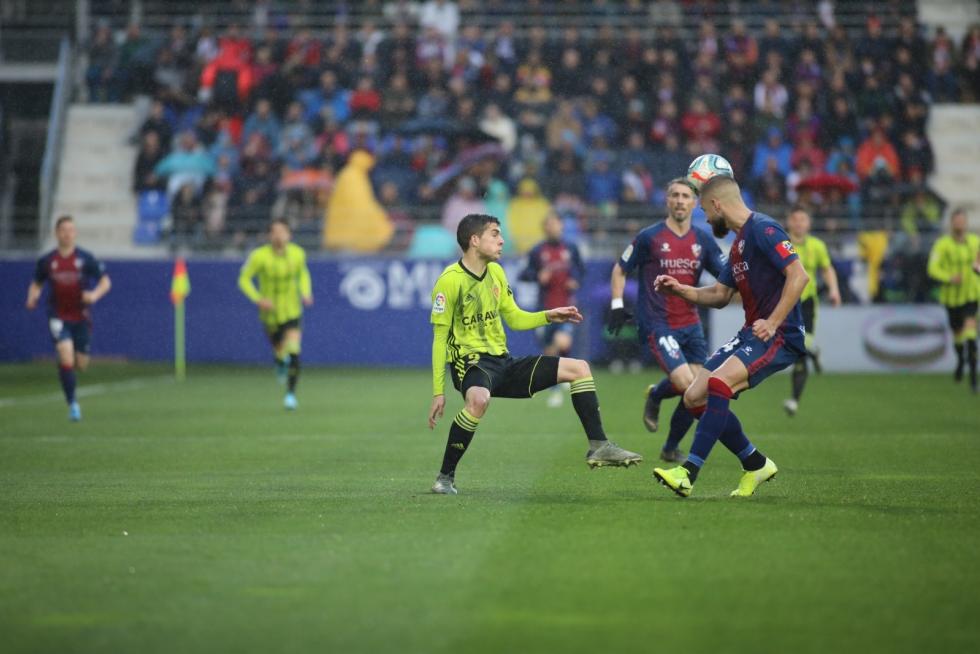 Todas las fotos del derbi Huesca-Zaragoza