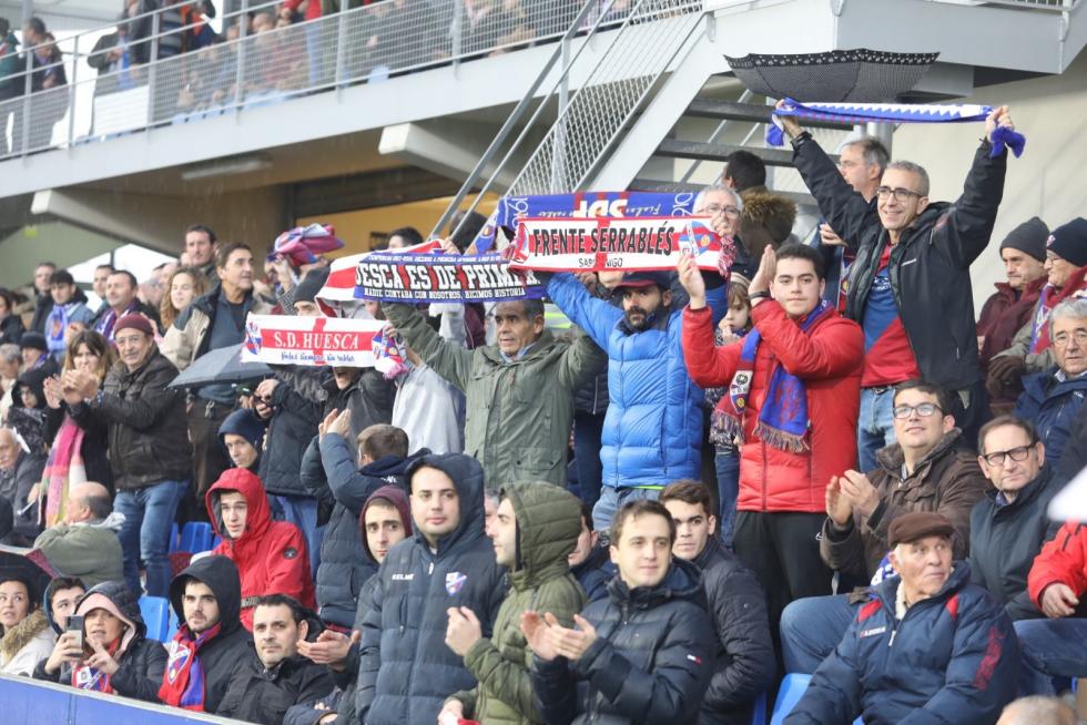 Todas las fotos del derbi Huesca-Zaragoza