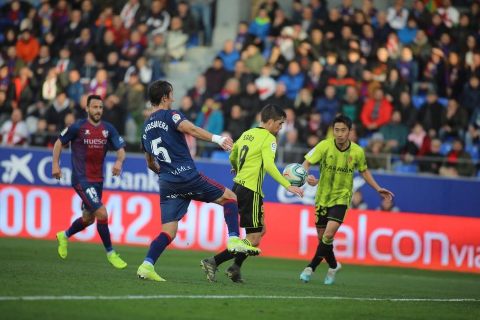 Todas las fotos del derbi Huesca-Zaragoza