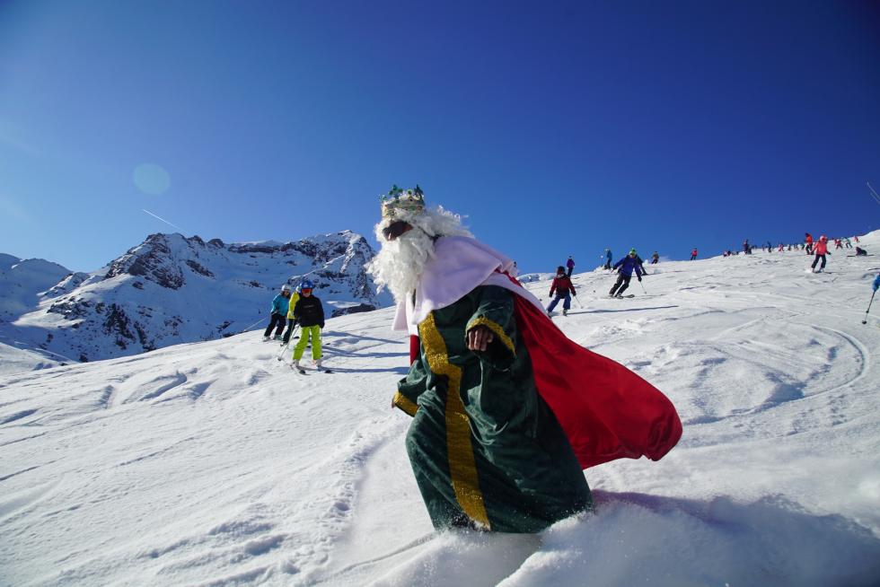 Los reyes magos visitan la provincia de Huesca