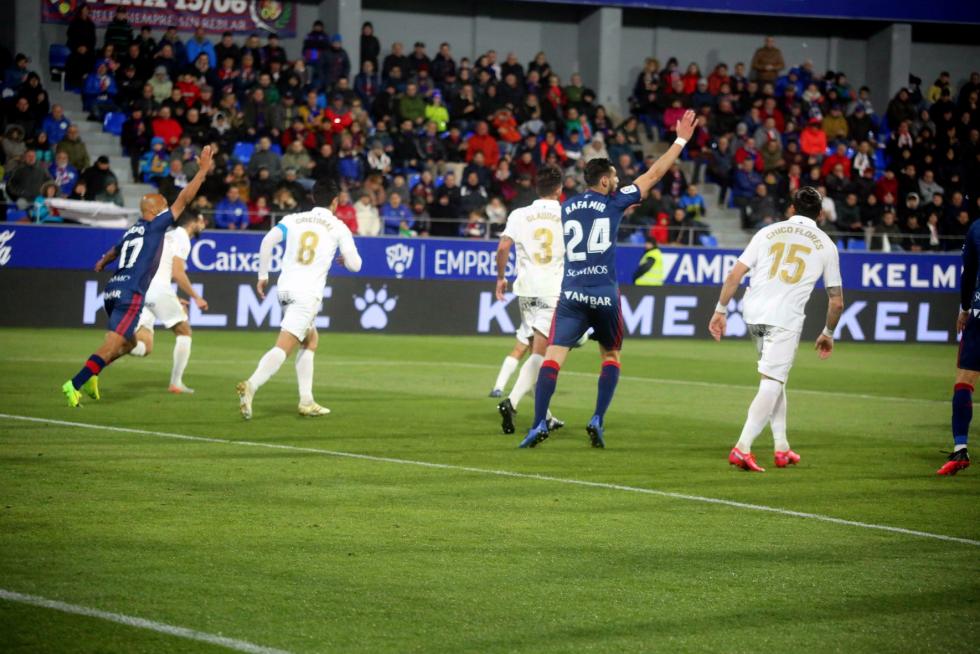 El Huesca recibe al Fuenlabrada en el Alcoraz