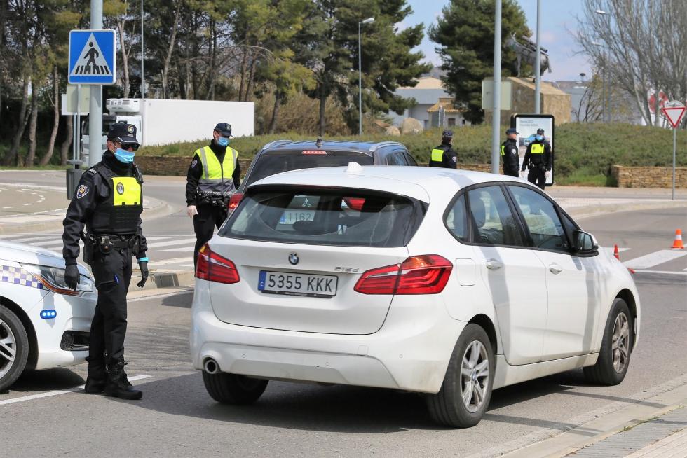 Viernes de epidemia de coronavirus en Huesca, foto a foto