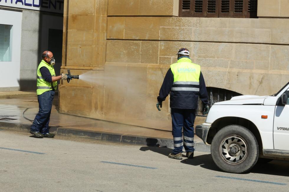 Viernes de epidemia de coronavirus en Huesca, foto a foto