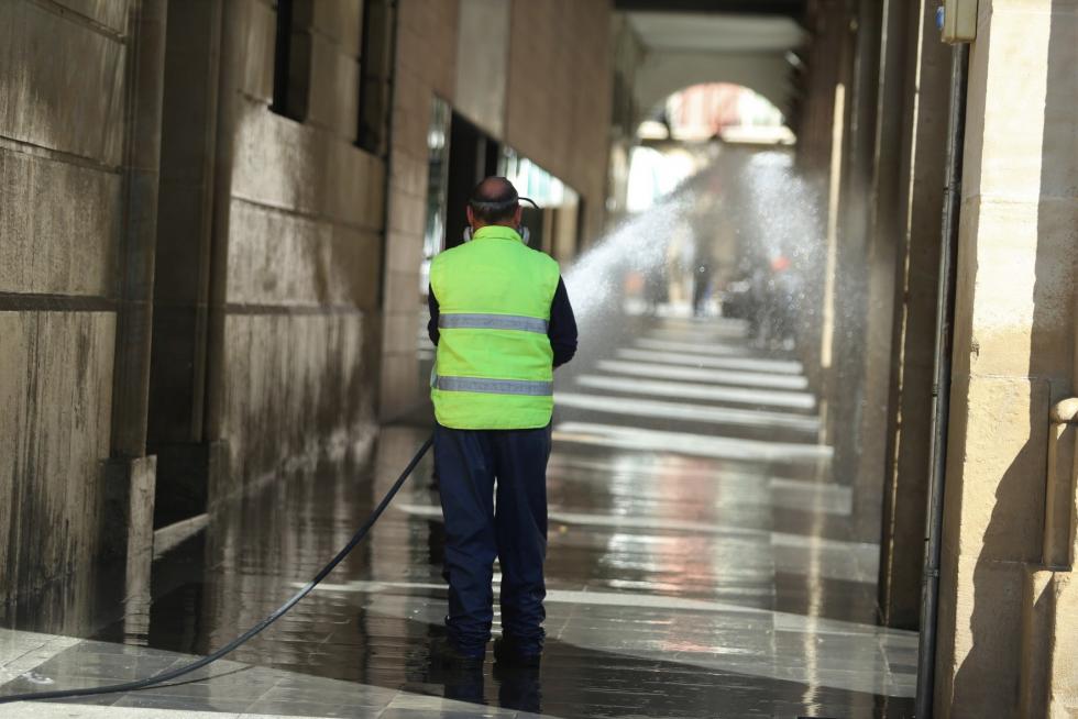 Viernes de epidemia de coronavirus en Huesca, foto a foto