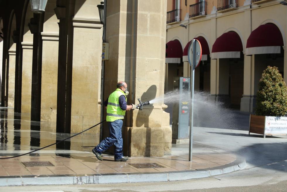Viernes de epidemia de coronavirus en Huesca, foto a foto