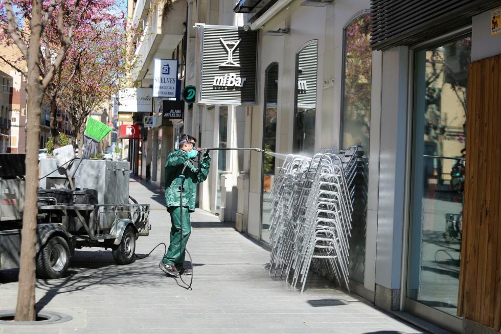 Viernes de epidemia de coronavirus en Huesca, foto a foto