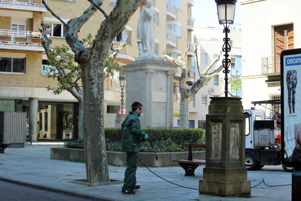 Viernes de epidemia de coronavirus en Huesca, foto a foto