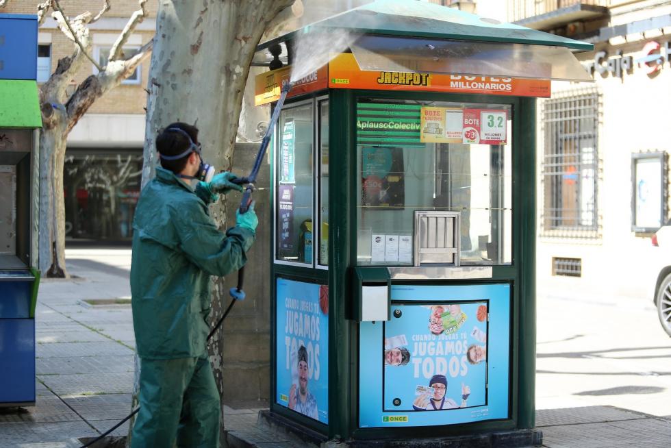Viernes de epidemia de coronavirus en Huesca, foto a foto