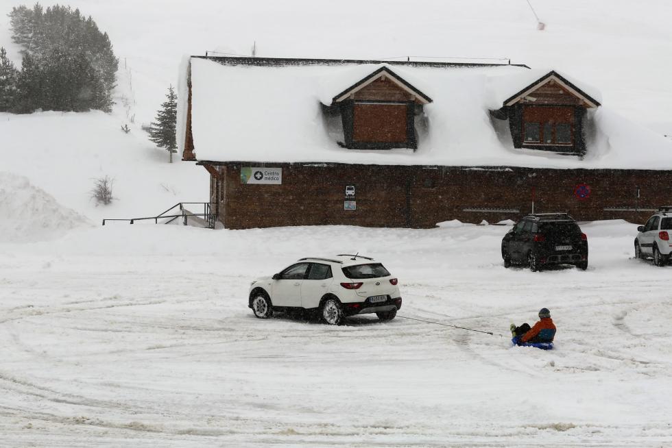 Nieve en la provincia de Huesca este martes, 8 de diciembre