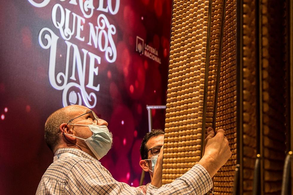 La ilusión del sorteo del Gordo de Navidad vuelve un año más