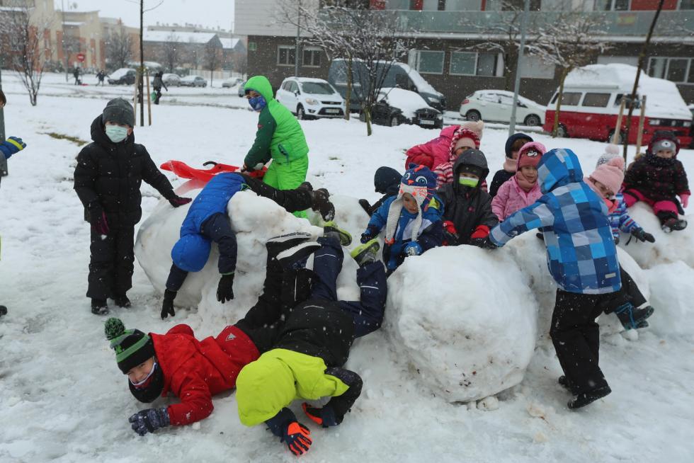 Segunda jornada con nieve por la presencia de Filomena en la provincia de Huesca