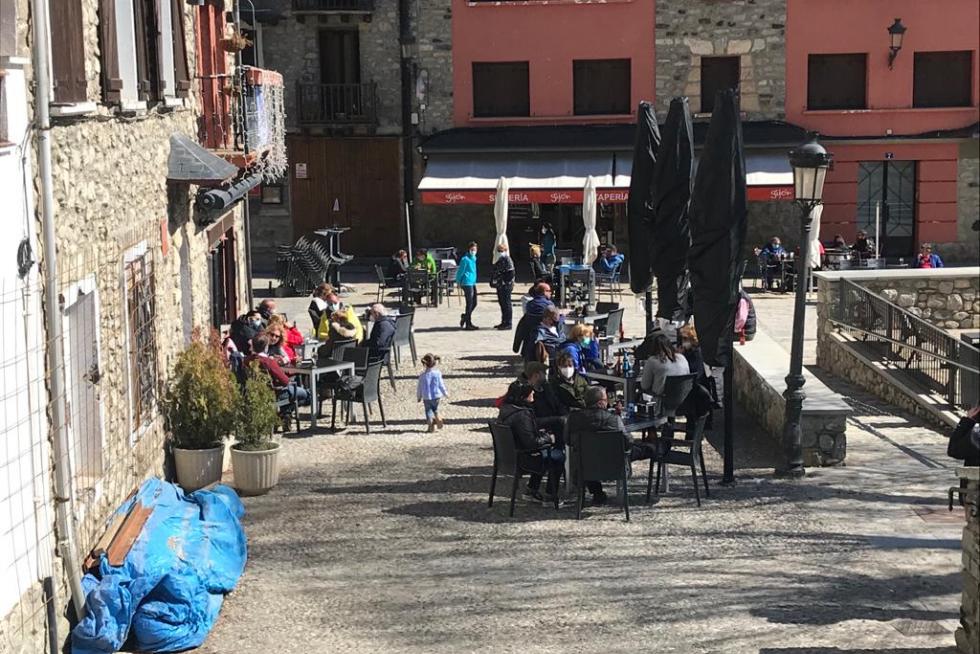 Turistas en Benasque este sábado