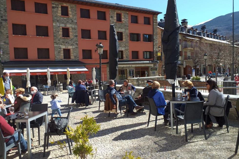 Turistas en Benasque este sábado