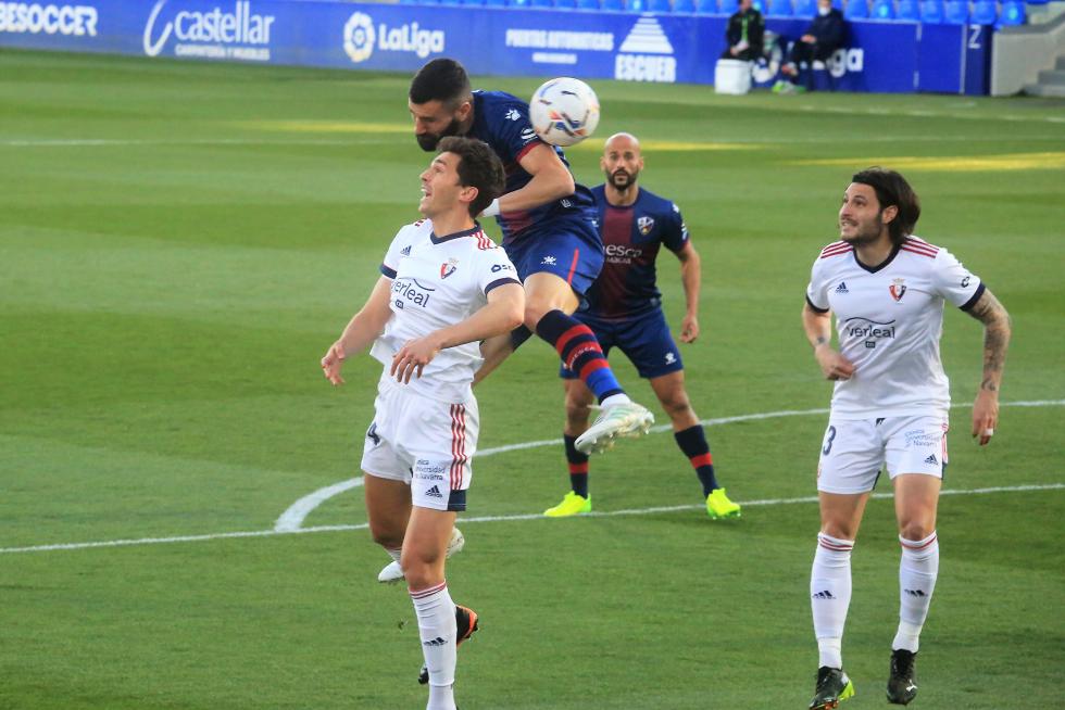 El partido Huesca-Osasuna, foto a foto.