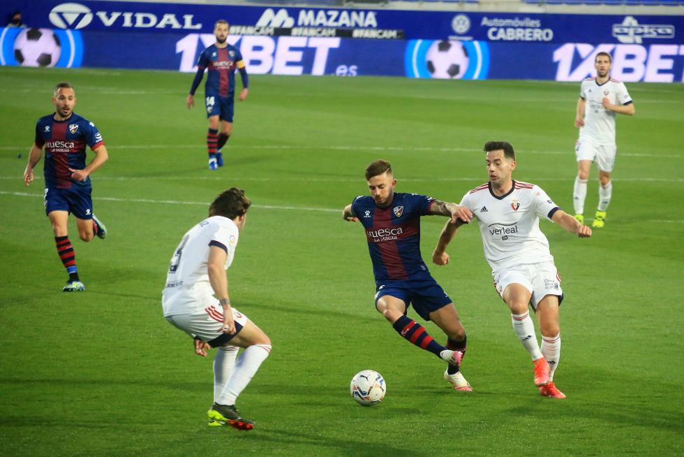 El partido Huesca-Osasuna, foto a foto.