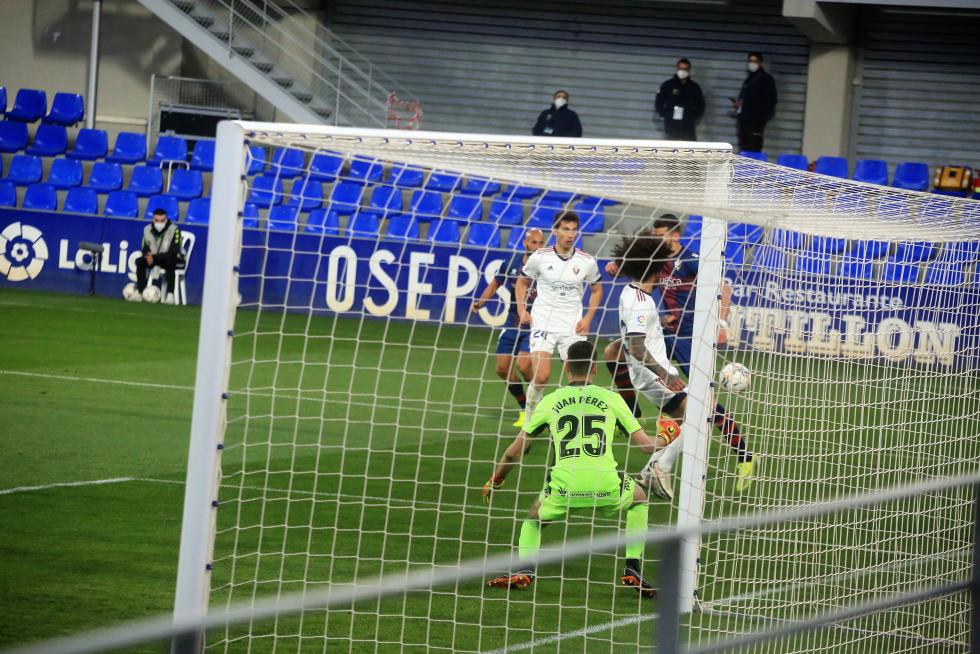 El partido Huesca-Osasuna, foto a foto.