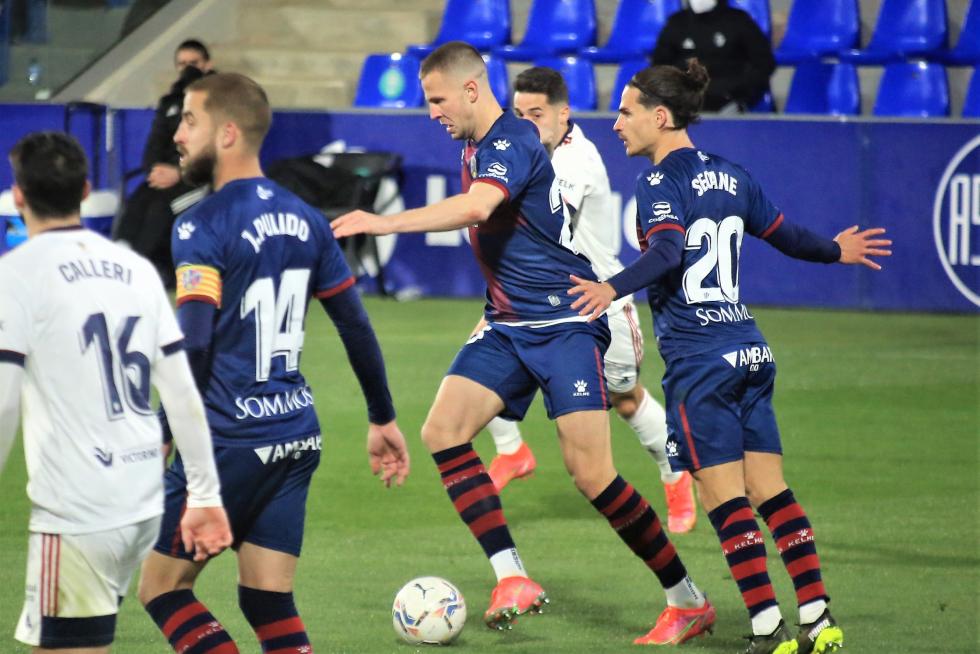 El partido Huesca-Osasuna, foto a foto.