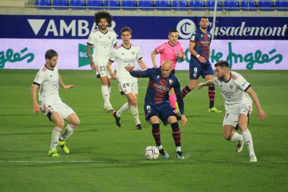 El partido Huesca-Osasuna, foto a foto.