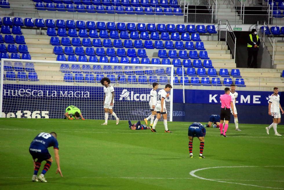 El partido Huesca-Osasuna, foto a foto.