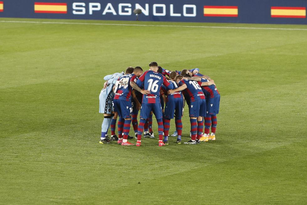 Primeros compases del Huesca - Levante