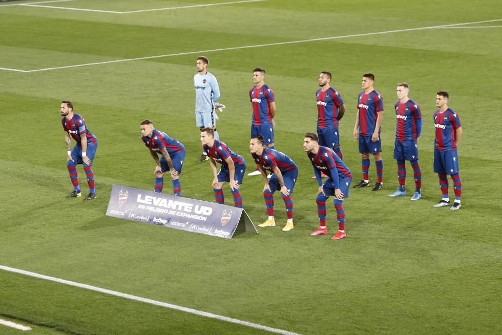 Primeros compases del Huesca - Levante