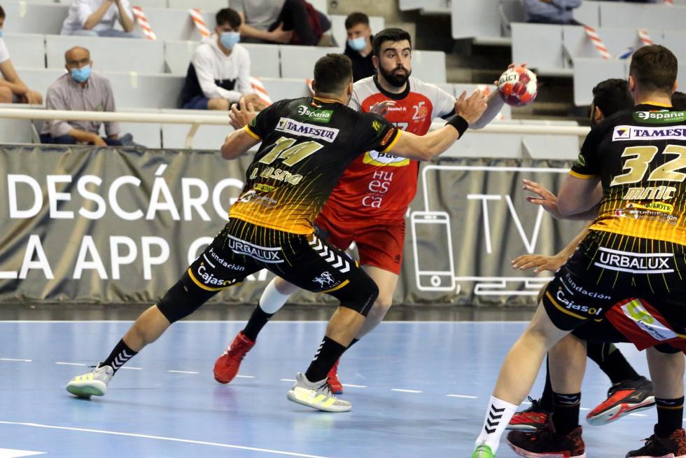 El Bada Huesca logra una importante victoria ante el Puente Genil