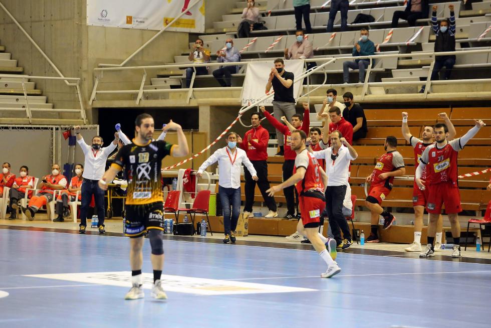 El Bada Huesca logra una importante victoria ante el Puente Genil
