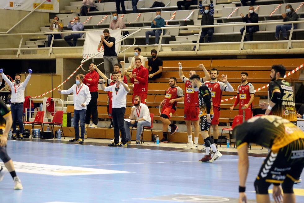 El Bada Huesca logra una importante victoria ante el Puente Genil