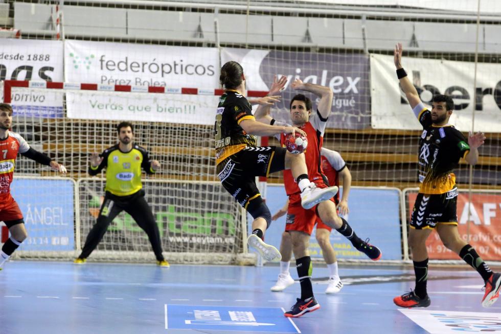 El Bada Huesca logra una importante victoria ante el Puente Genil