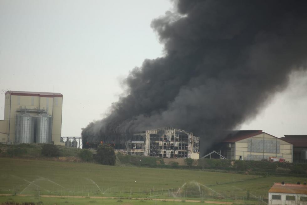 Incendio de una nave avícola en Grañén.