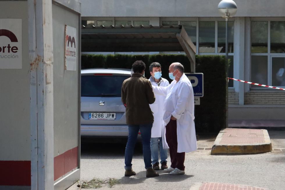 La consejera de Sanidad, Sira Repollés, ha visitado el Hospital San Jorge de Huesca.