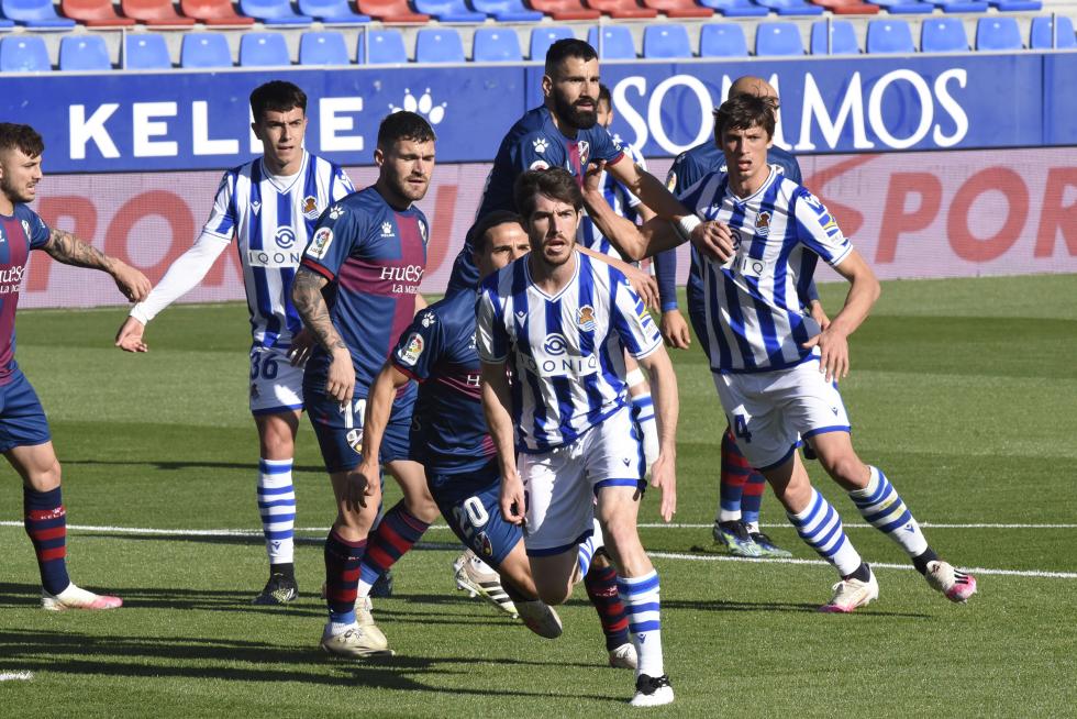Partido disputado en El Alcoraz.