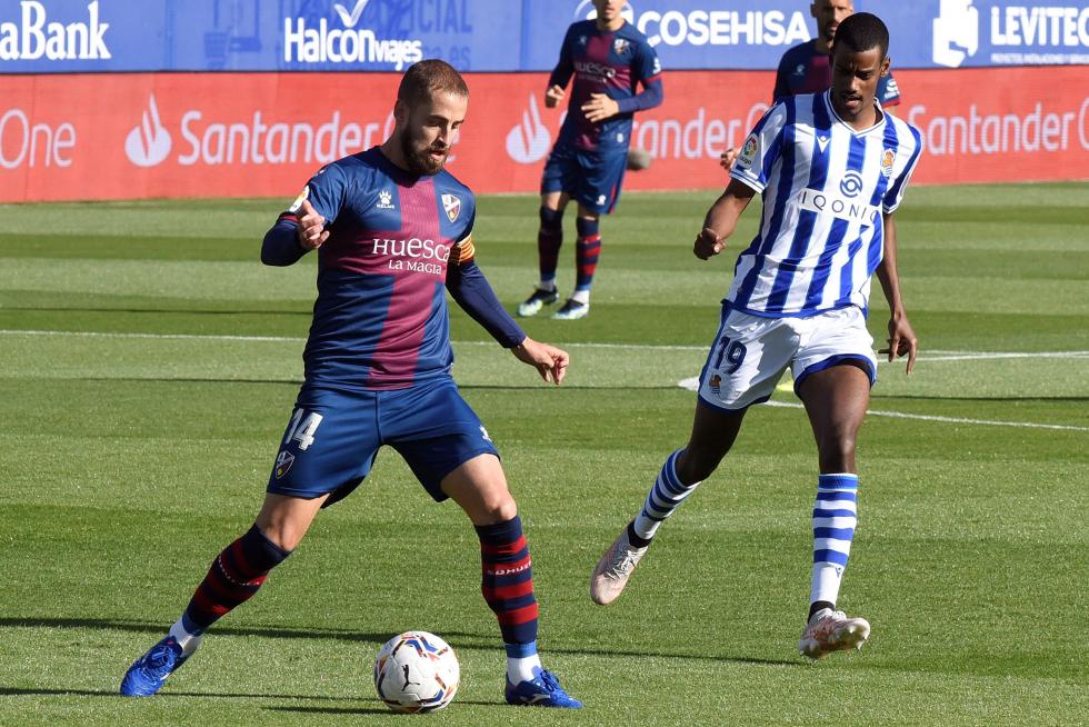 Partido disputado en El Alcoraz.