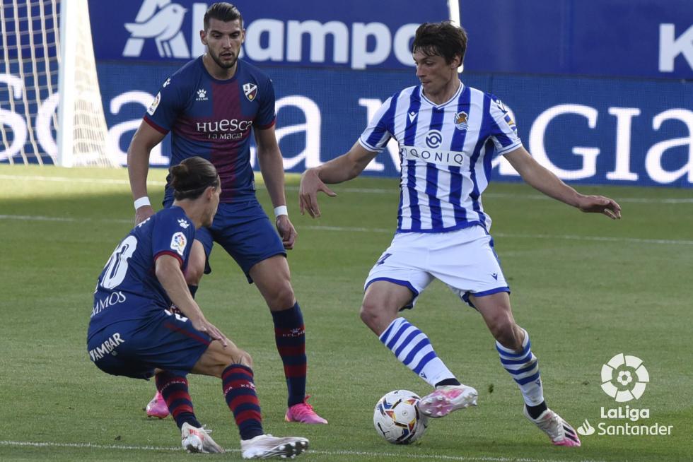 Partido disputado en El Alcoraz.