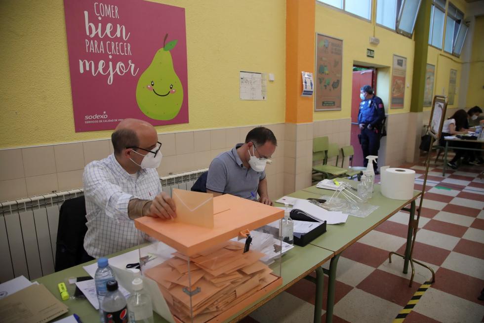 Largas colas y una alta participación en este 4M
