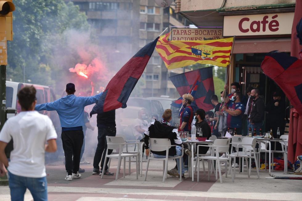 La hinchada de los azulgranas toma las calles.
