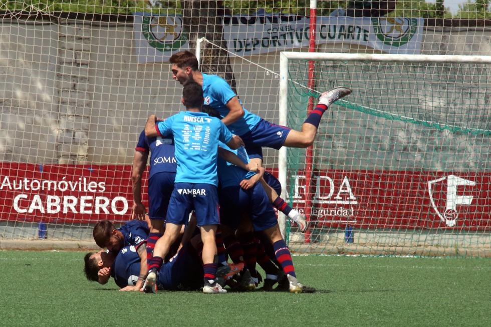 Se desborda la alegría, el equipo oscense ha conseguido su sueño.