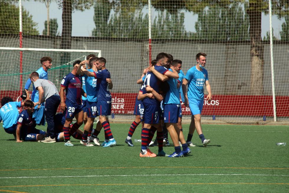 Se desborda la alegría, el equipo oscense ha conseguido su sueño.