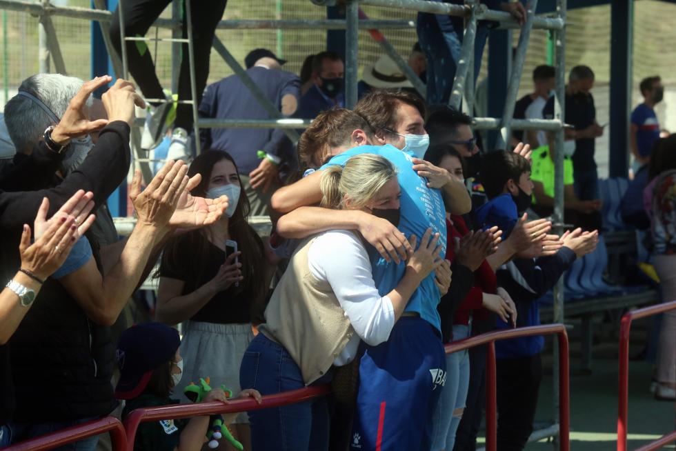 Se desborda la alegría, el equipo oscense ha conseguido su sueño.