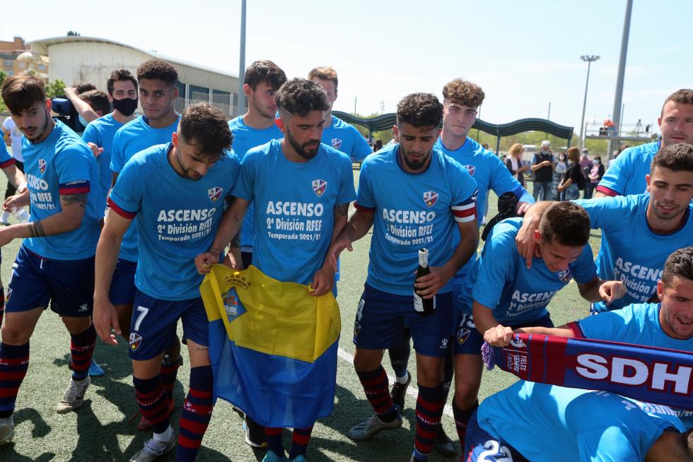 Se desborda la alegría, el equipo oscense ha conseguido su sueño.