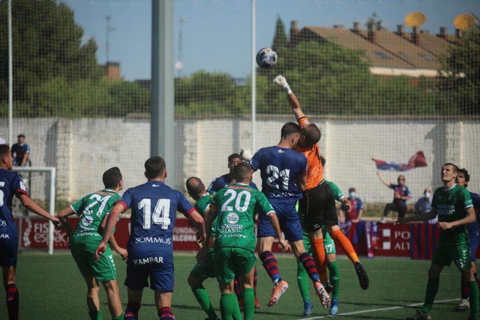 Se desborda la alegría, el equipo oscense ha conseguido su sueño.