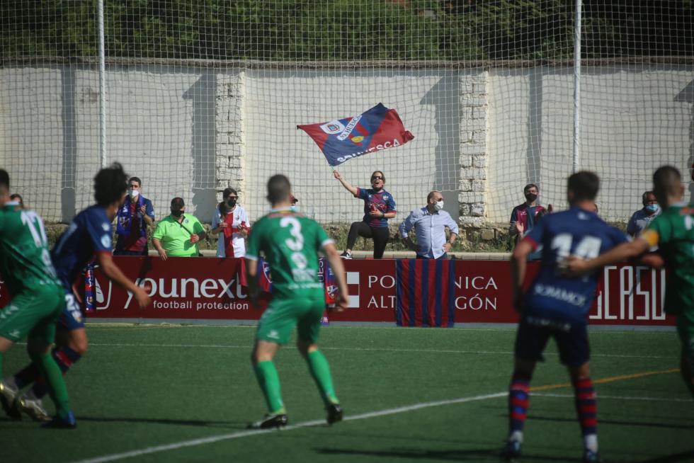 Se desborda la alegría, el equipo oscense ha conseguido su sueño.