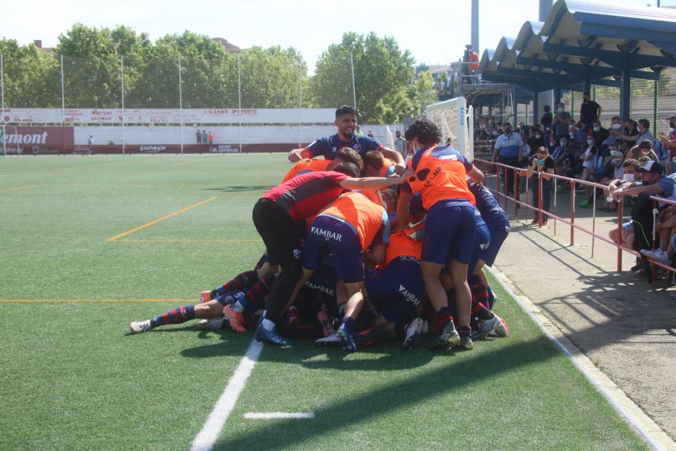 Se desborda la alegría, el equipo oscense ha conseguido su sueño.