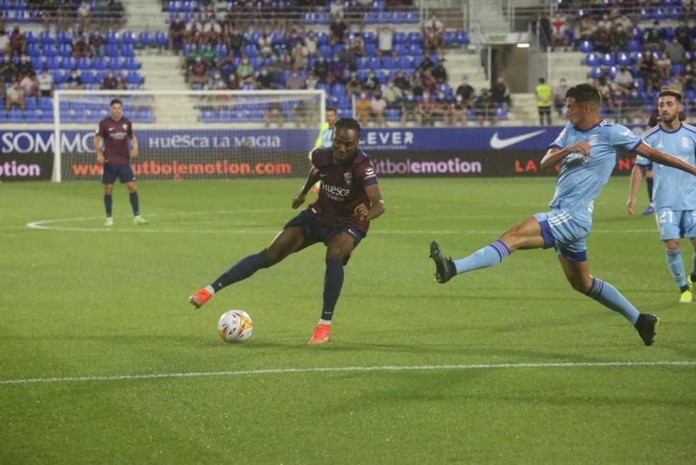 En la primera parte el Huesca ha hecho varias tentativas pero no ha logrado el gol.