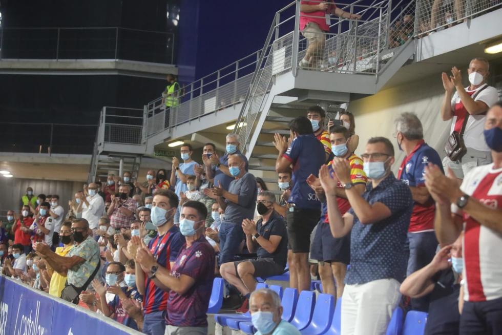 En la primera parte el Huesca ha hecho varias tentativas pero no ha logrado el gol.