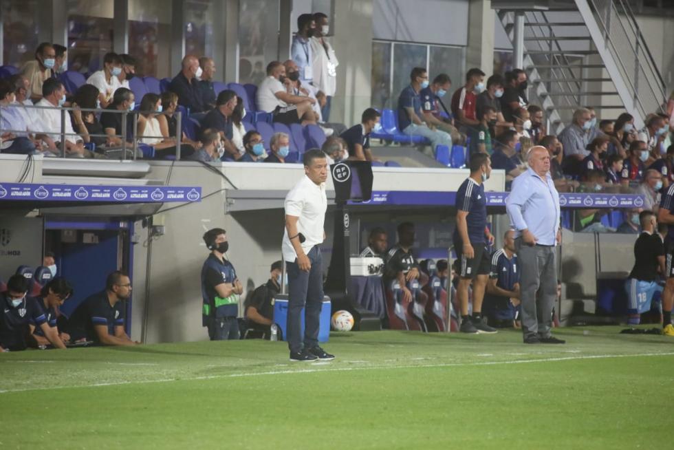 En la primera parte el Huesca ha hecho varias tentativas pero no ha logrado el gol.