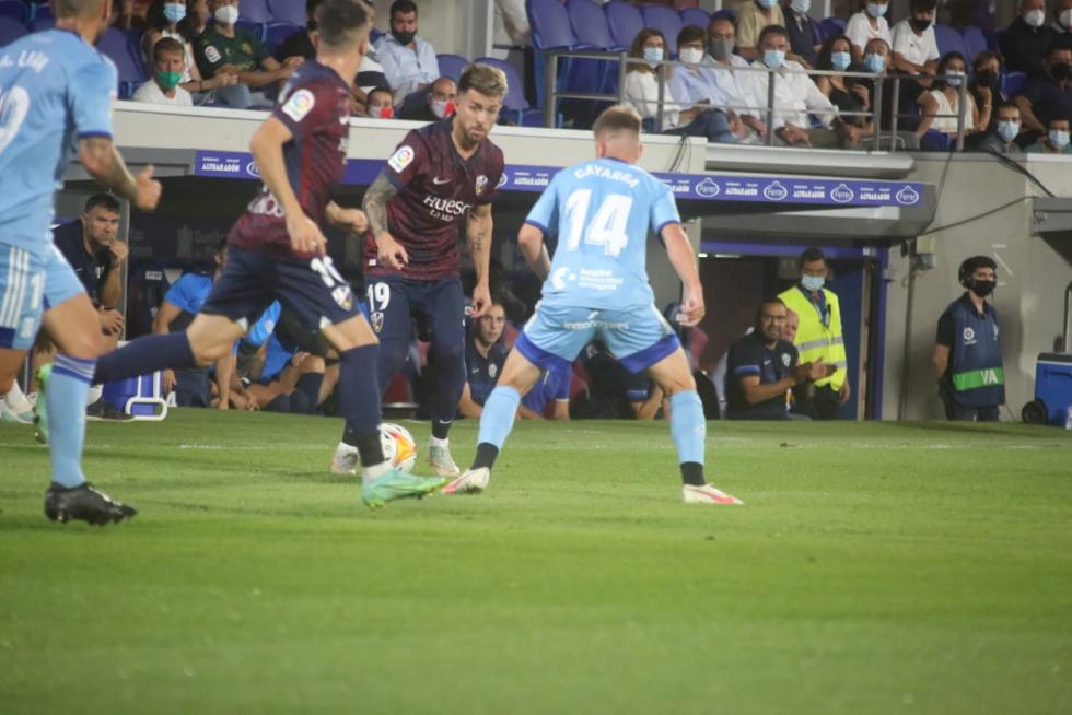 En la primera parte el Huesca ha hecho varias tentativas pero no ha logrado el gol.