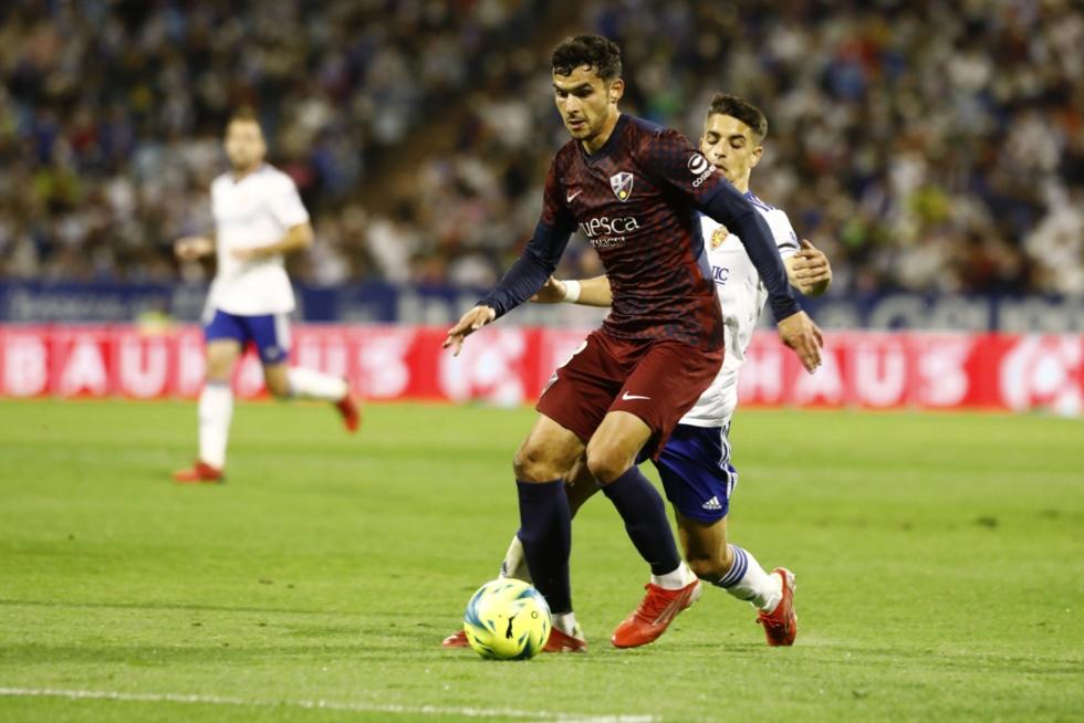 El Huesca se efrenta al Zaragoza en la Romareda.
